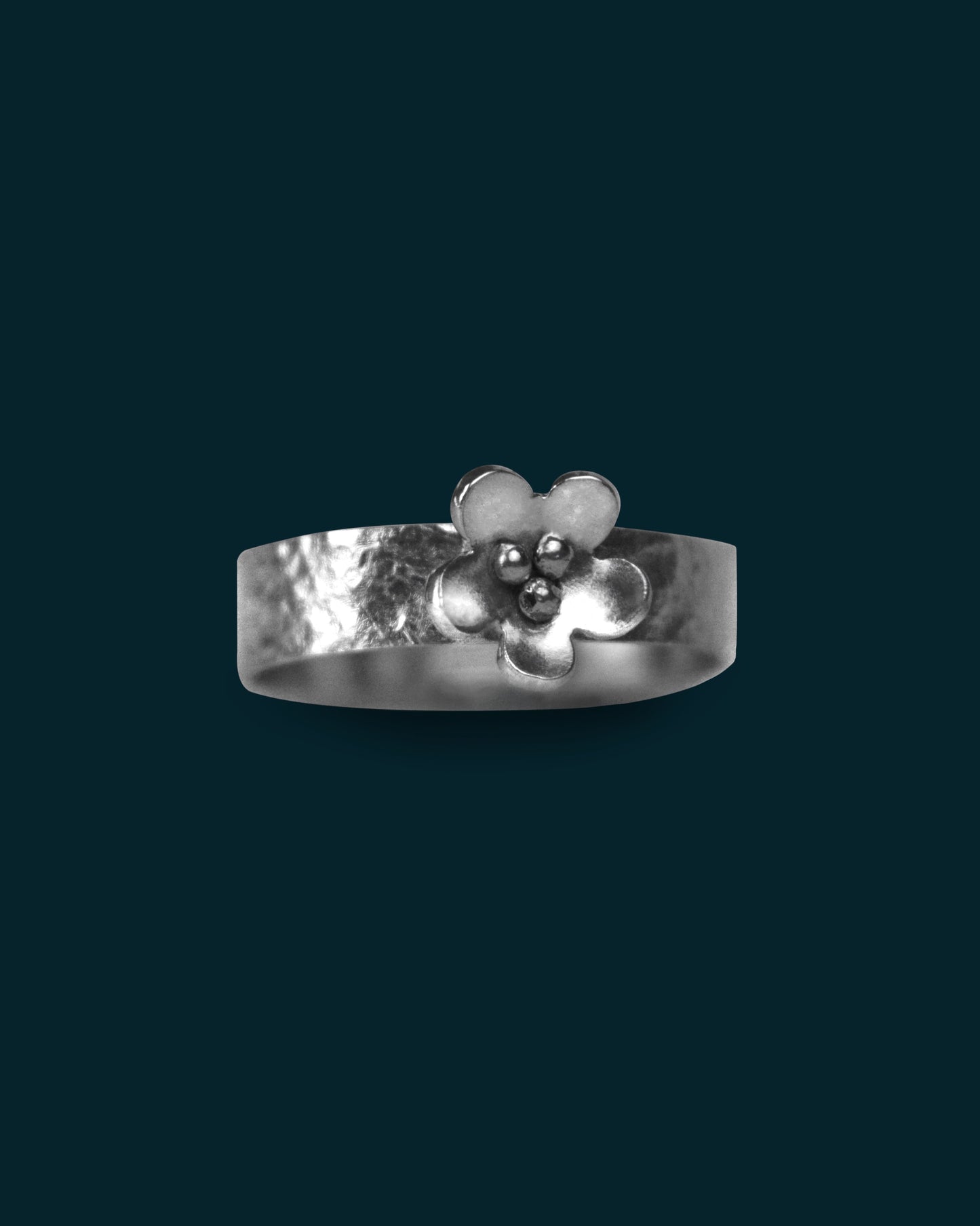 Medium Flower Band Ring